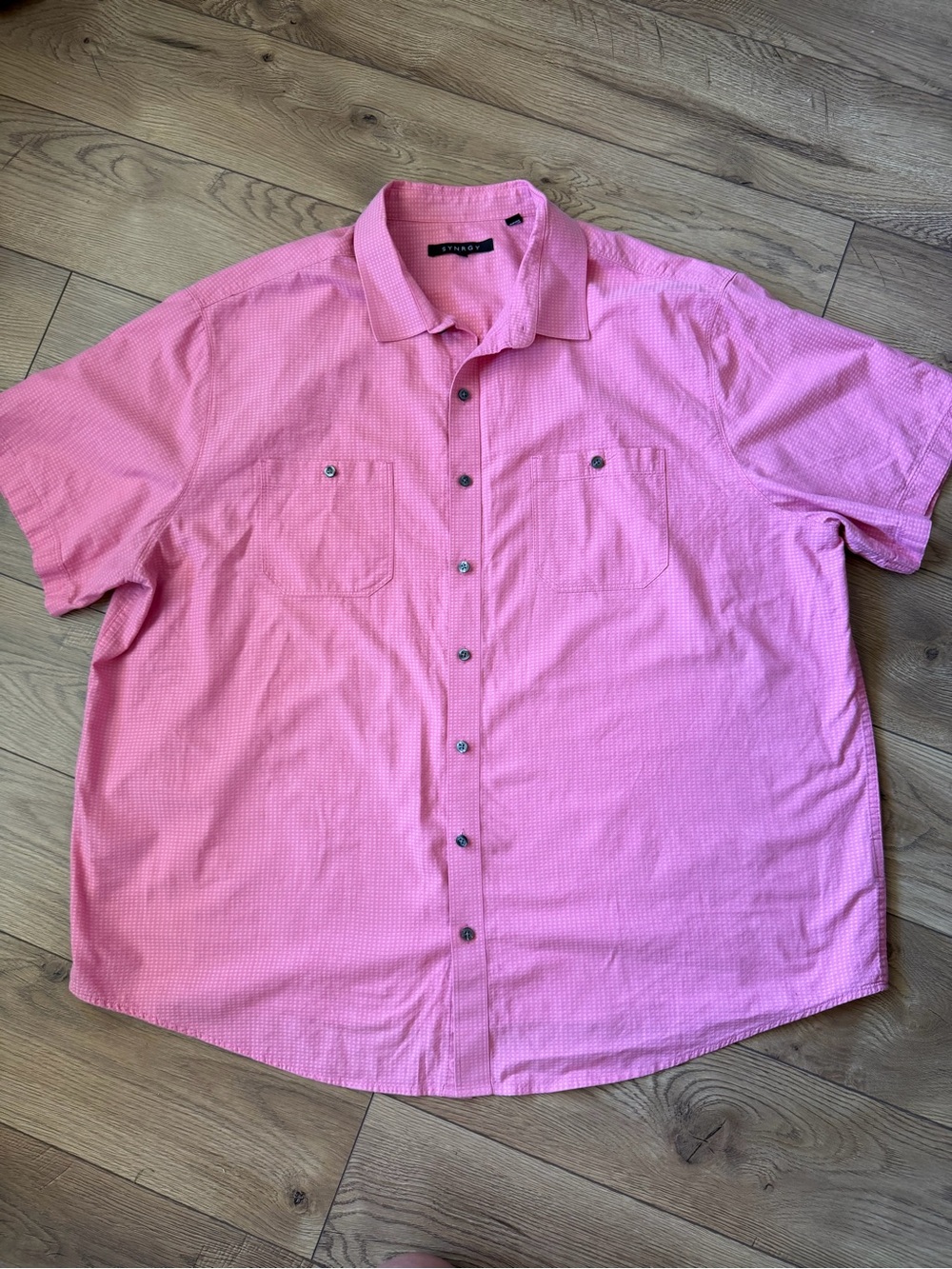 Synrgy Men's Short-Sleeve Pink Button-Up Shirt
